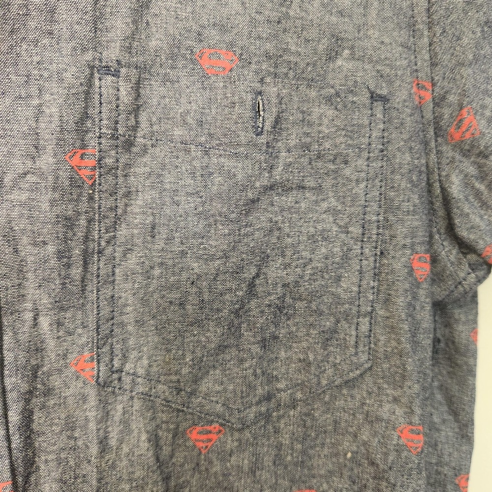 Superman Men's 100% Cotton Small Blue Chambray Button Down Short Sleeve Shirt - Picture 3 of 9
